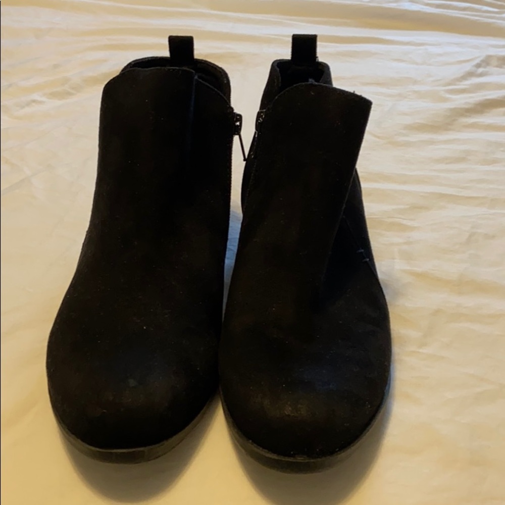 Arizona Jean co size 8 memory foam ankle booties